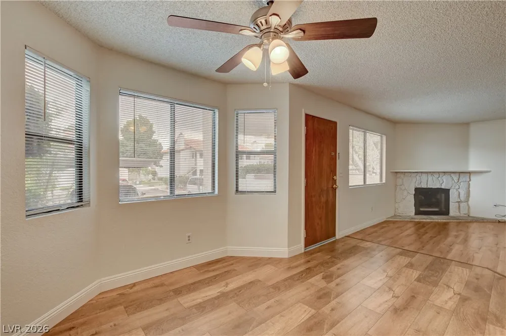 2713 Beaver Creek Court #102 Las Vegas, NV 89117