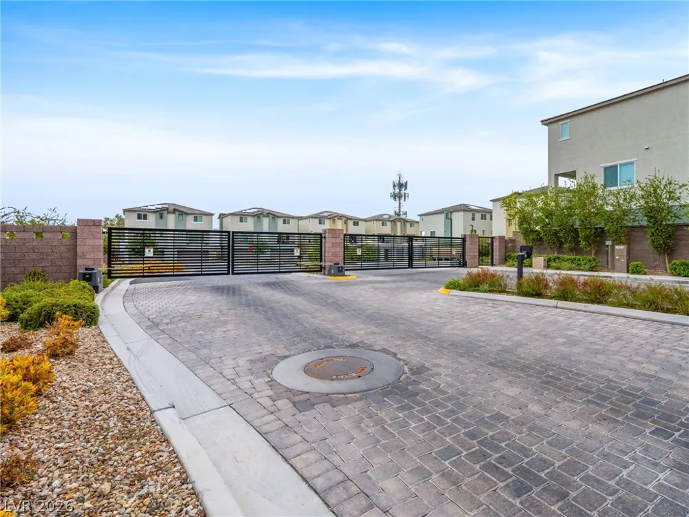6888 Prairie Pearl Street Las Vegas, NV 89148