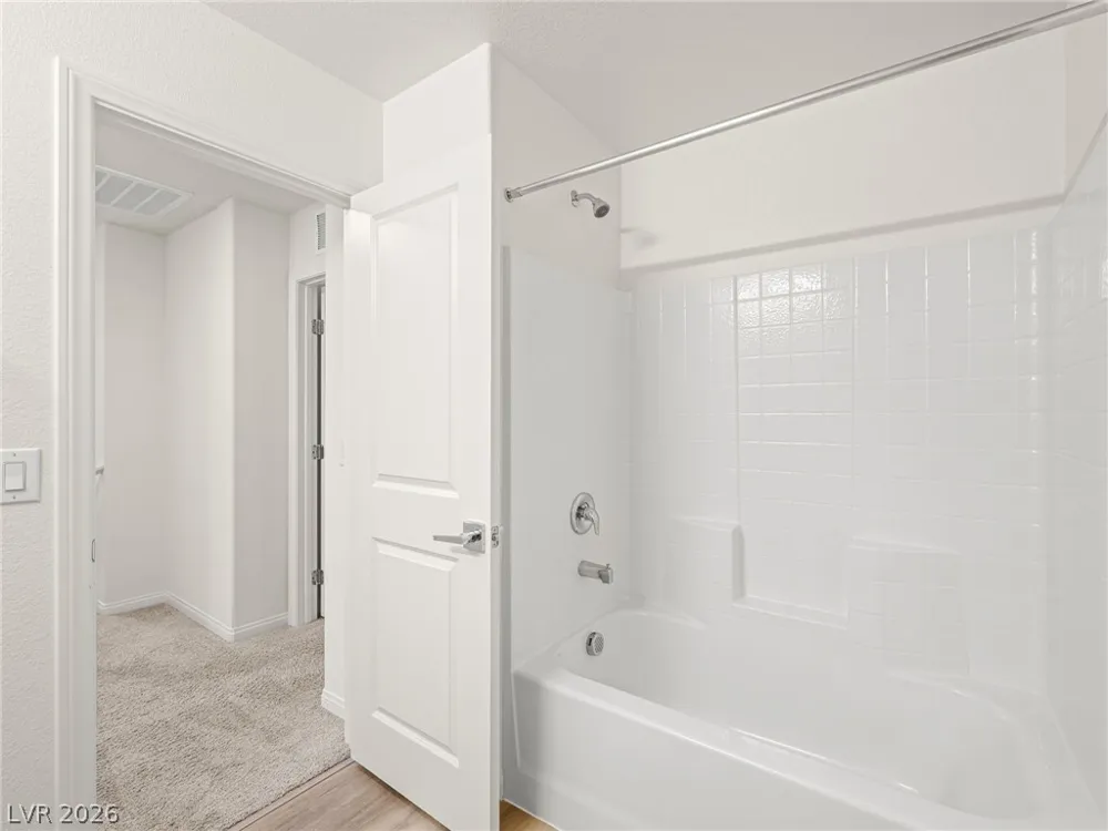 6888 Prairie Pearl Street Las Vegas, NV 89148