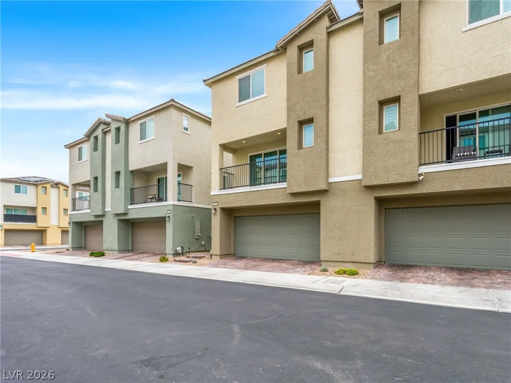 6888 Prairie Pearl Street Las Vegas, NV 89148