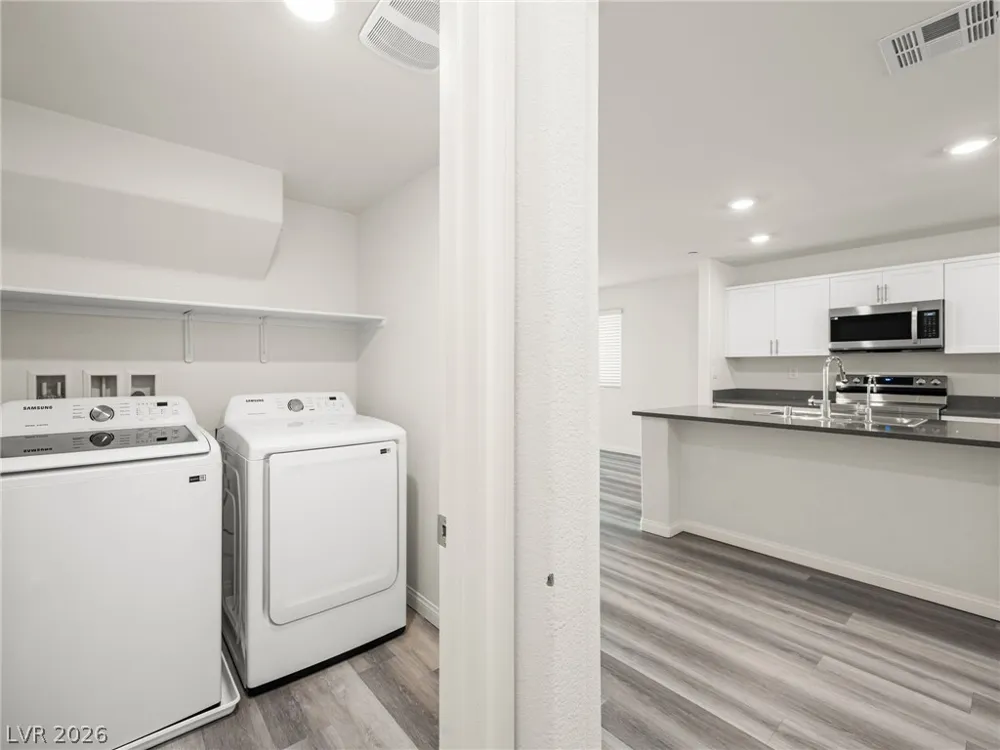 6888 Prairie Pearl Street Las Vegas, NV 89148