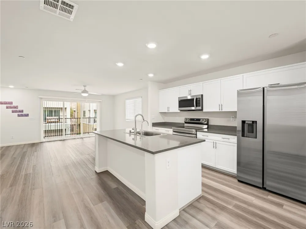 6888 Prairie Pearl Street Las Vegas, NV 89148