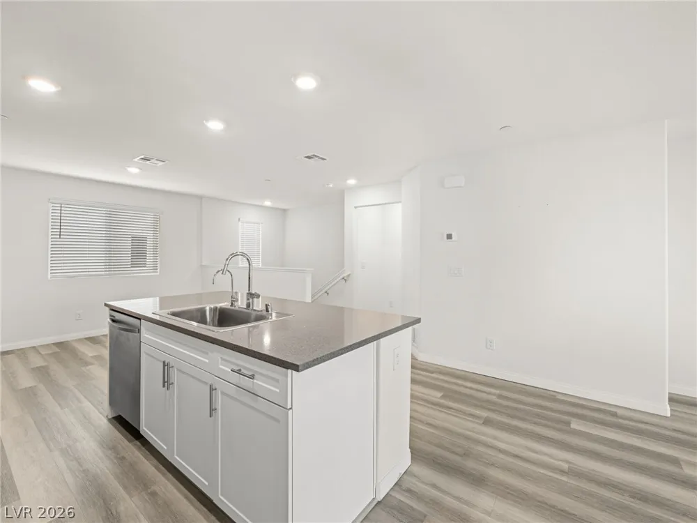6888 Prairie Pearl Street Las Vegas, NV 89148