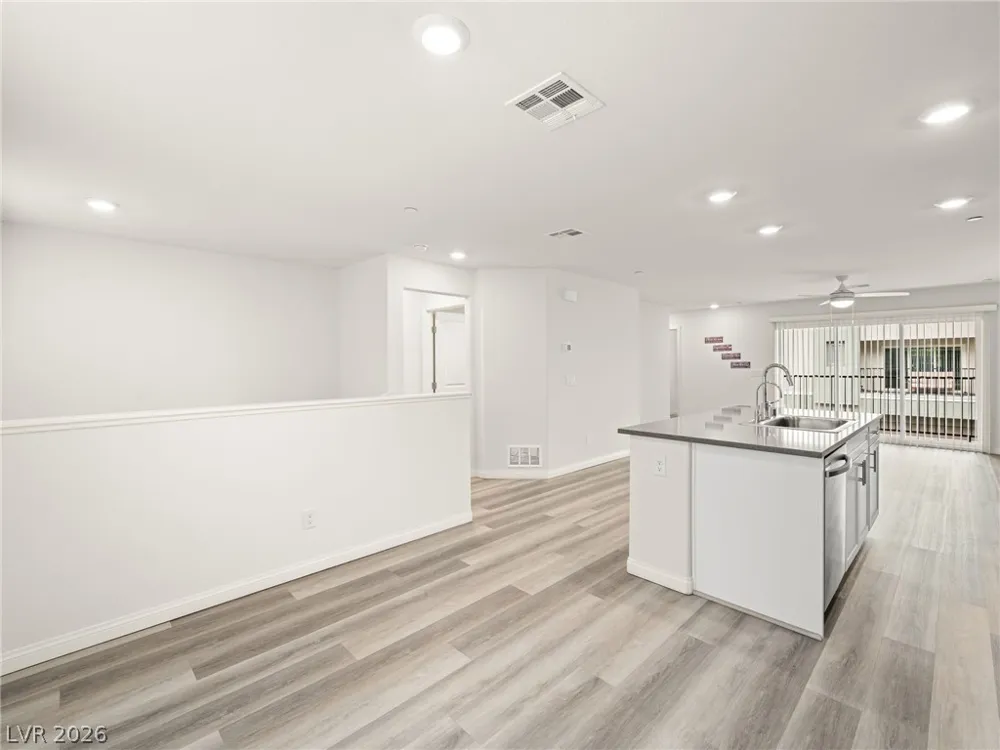 6888 Prairie Pearl Street Las Vegas, NV 89148