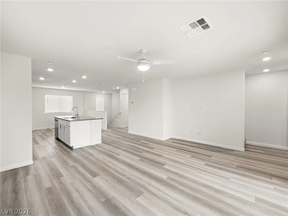 6888 Prairie Pearl Street Las Vegas, NV 89148