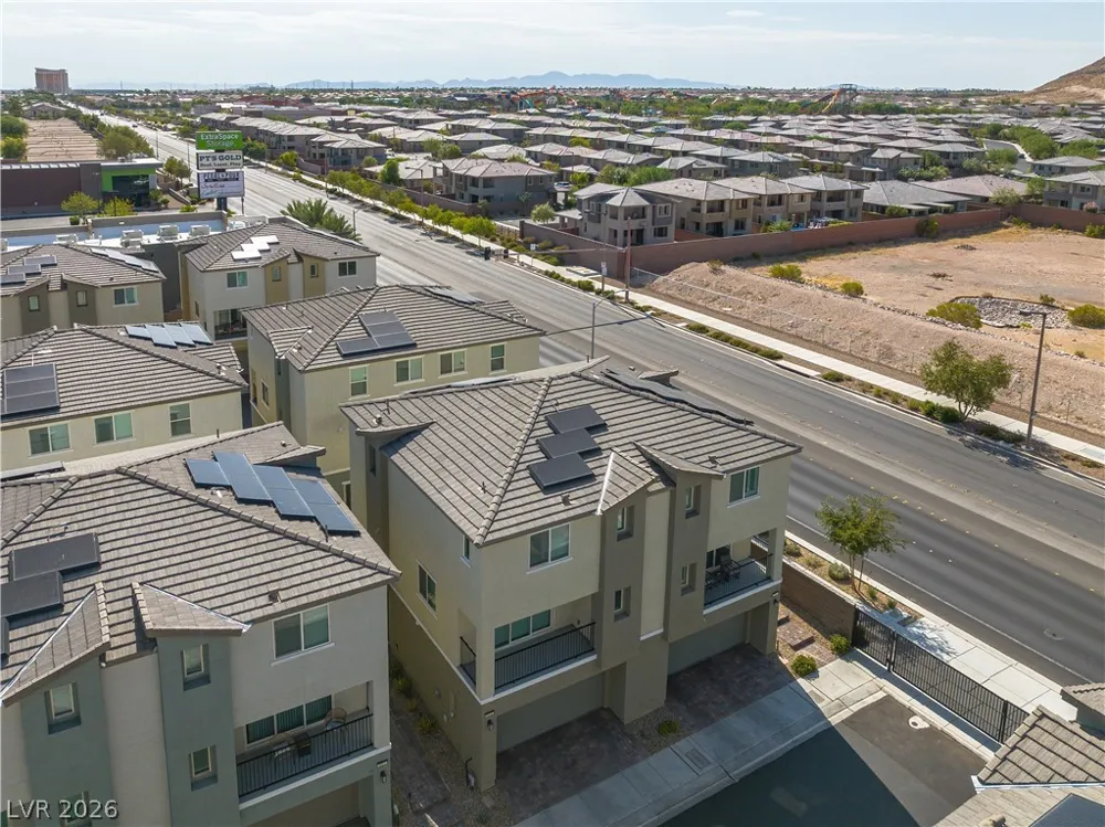 6888 Prairie Pearl Street Las Vegas, NV 89148