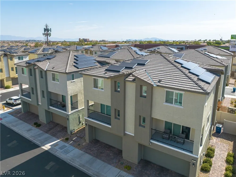 6888 Prairie Pearl Street Las Vegas, NV 89148
