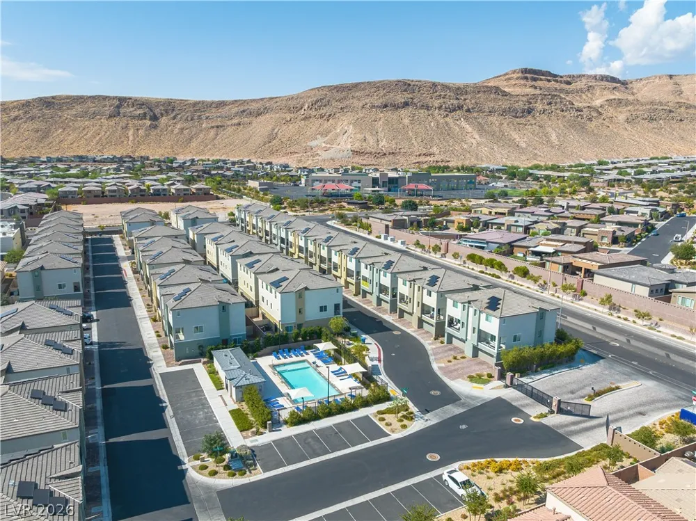 6888 Prairie Pearl Street Las Vegas, NV 89148