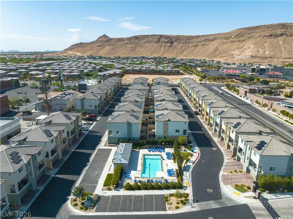 6888 Prairie Pearl Street Las Vegas, NV 89148