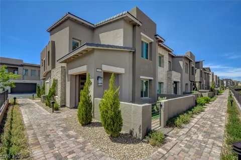 600 Carriage Hill Drive #1039