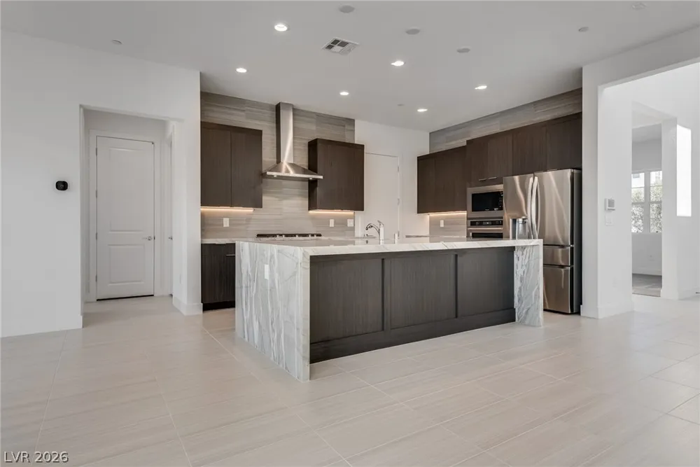 10226 Pleasant Knoll Avenue Las Vegas, NV 89166