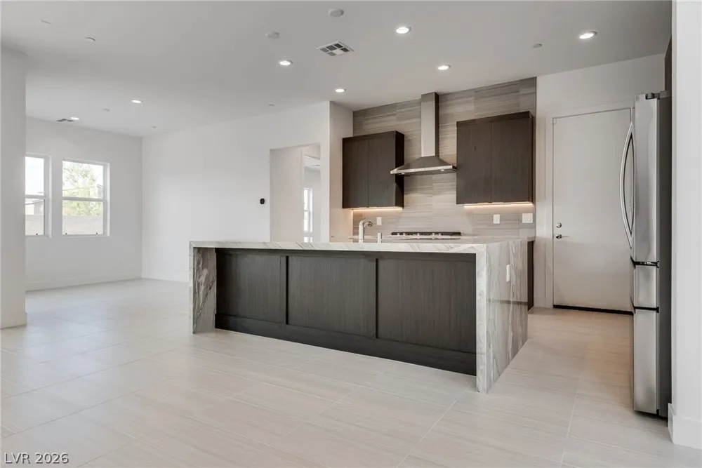 10226 Pleasant Knoll Avenue Las Vegas, NV 89166