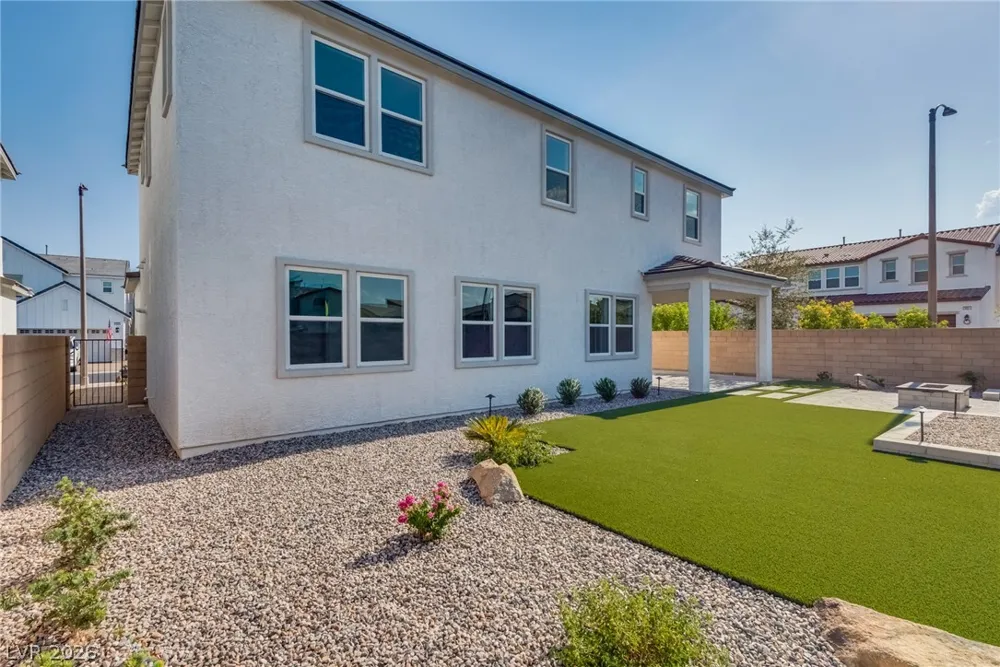10226 Pleasant Knoll Avenue Las Vegas, NV 89166