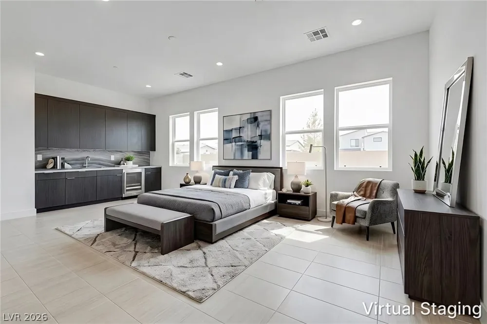10226 Pleasant Knoll Avenue Las Vegas, NV 89166