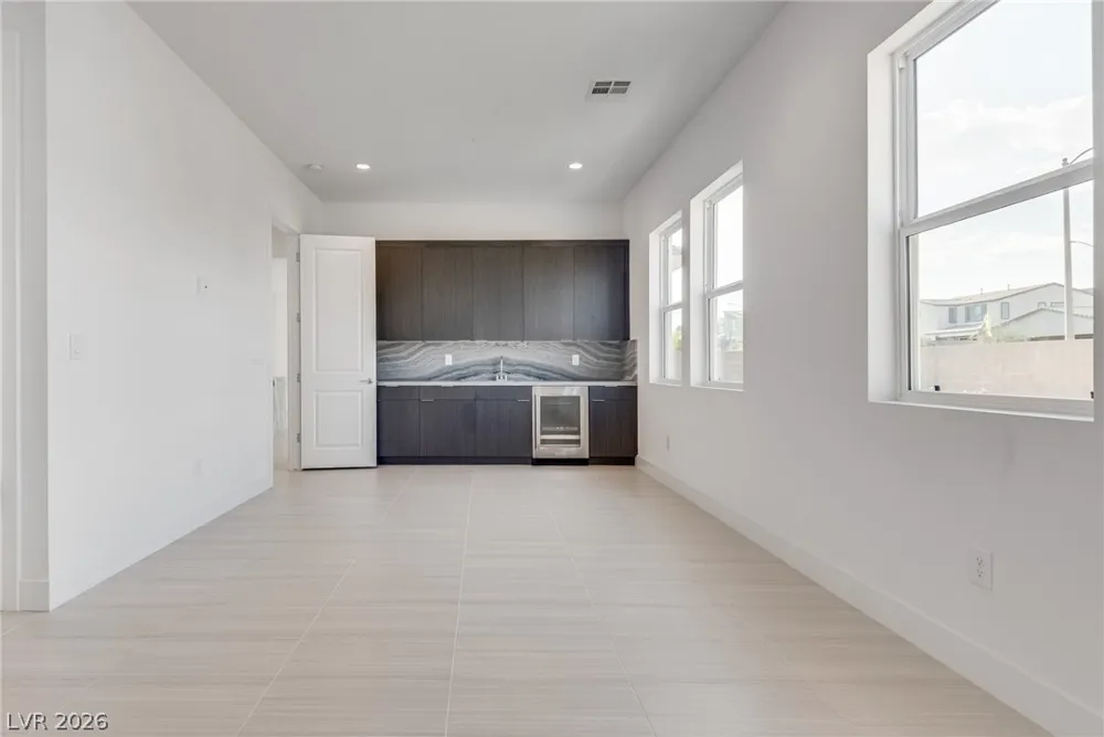 10226 Pleasant Knoll Avenue Las Vegas, NV 89166