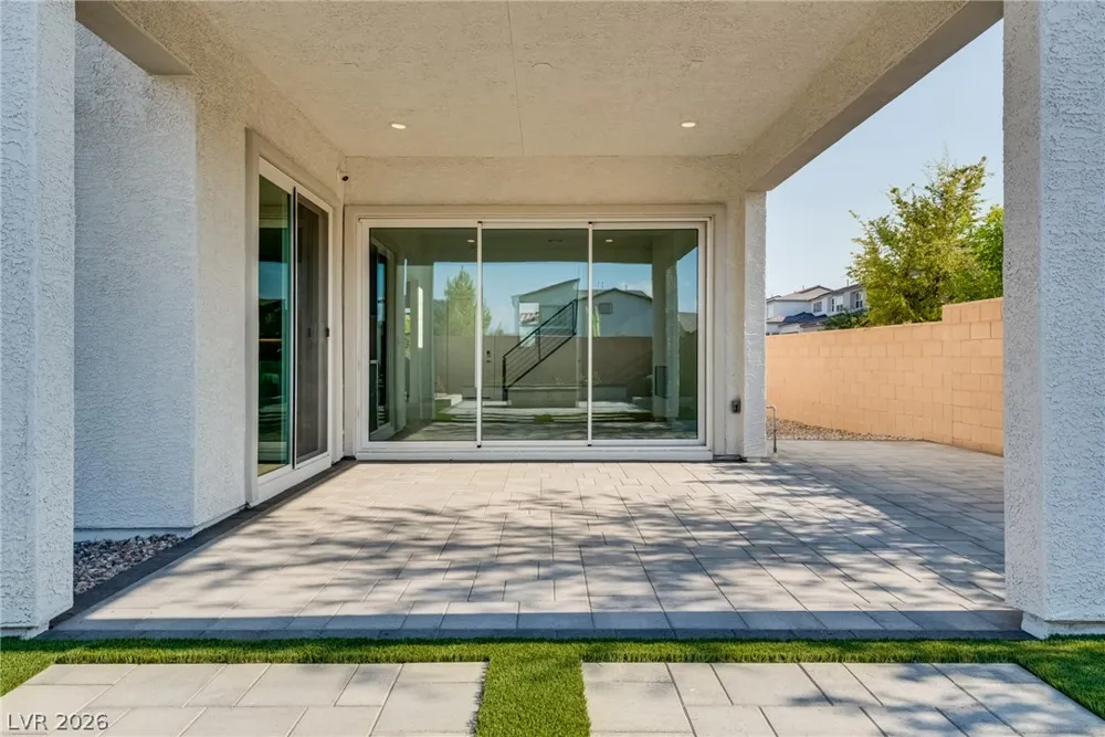 10226 Pleasant Knoll Avenue Las Vegas, NV 89166