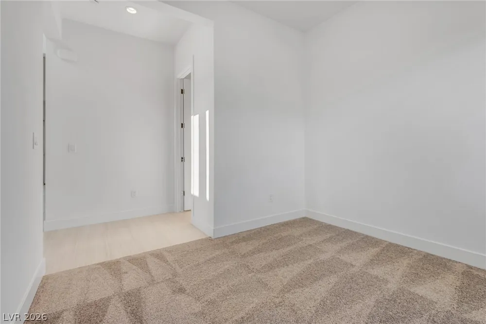 10226 Pleasant Knoll Avenue Las Vegas, NV 89166