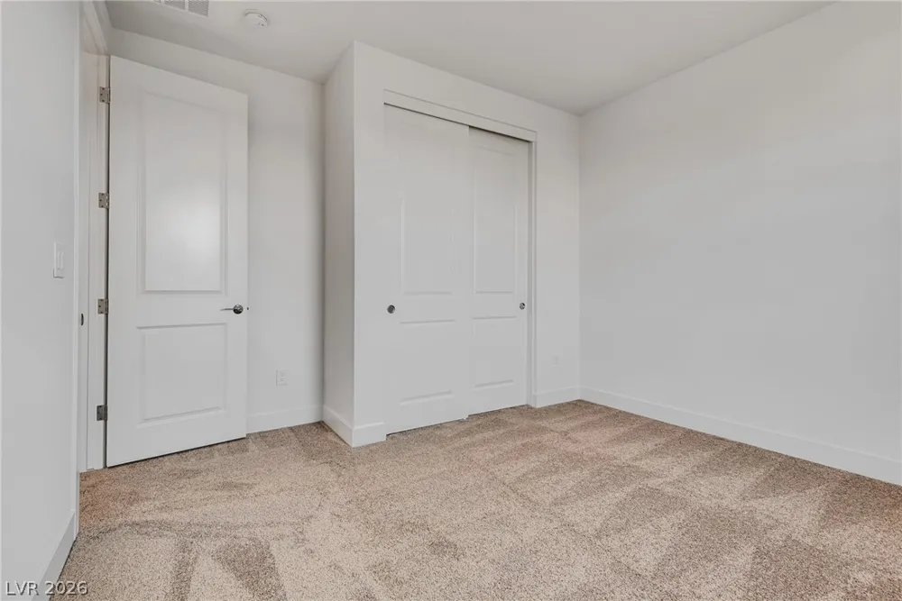 10226 Pleasant Knoll Avenue Las Vegas, NV 89166