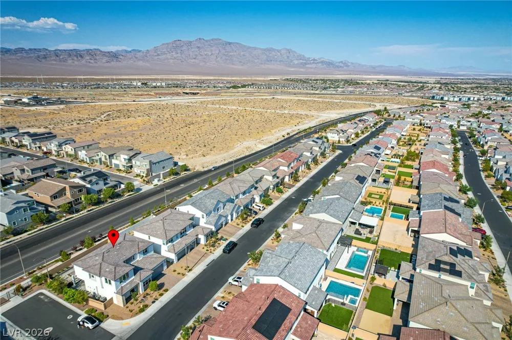 10226 Pleasant Knoll Avenue Las Vegas, NV 89166