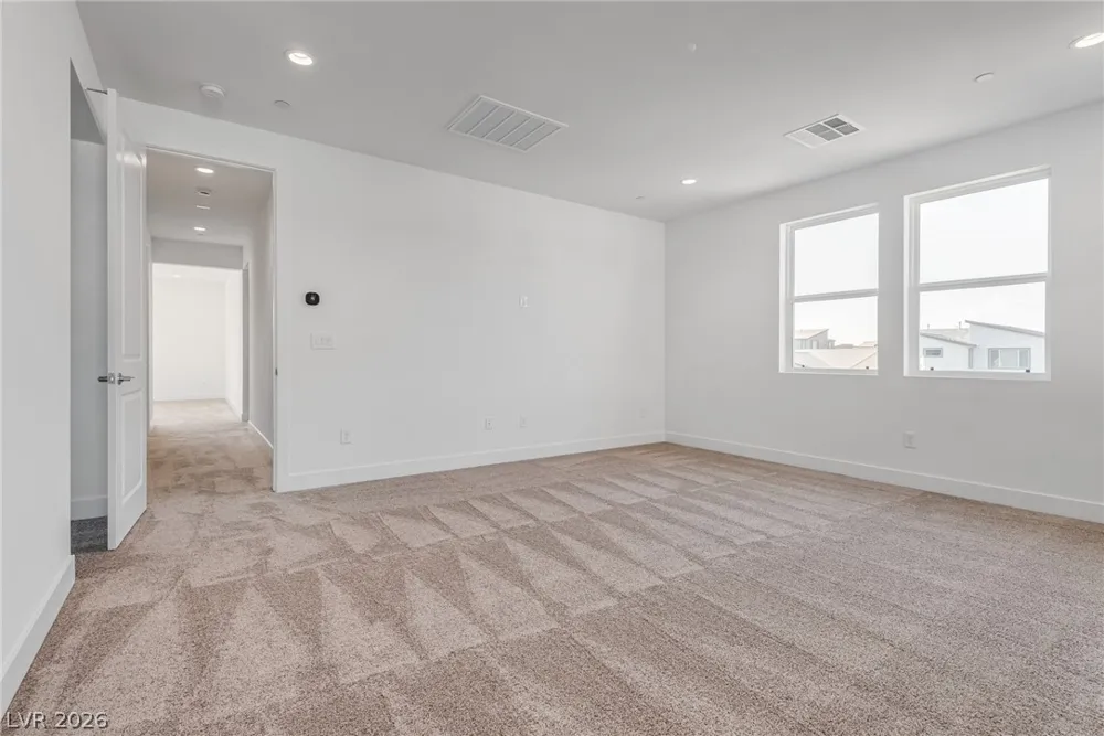 10226 Pleasant Knoll Avenue Las Vegas, NV 89166