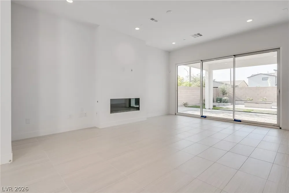 10226 Pleasant Knoll Avenue Las Vegas, NV 89166