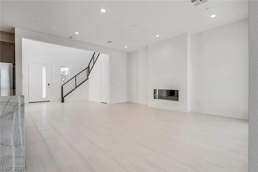 10226 Pleasant Knoll Avenue Las Vegas, NV 89166