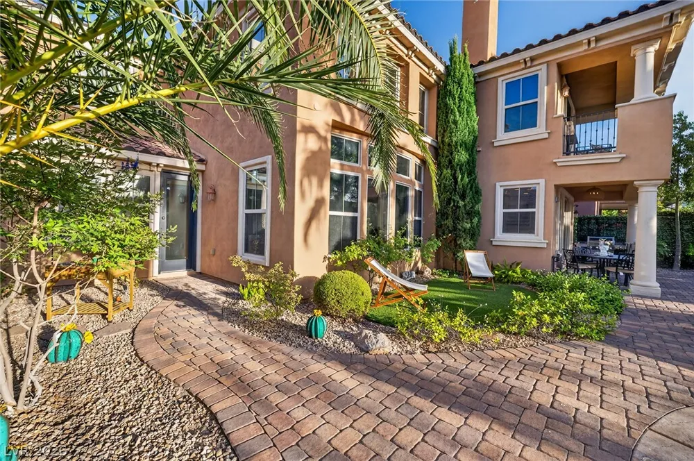 15 Benevolo Drive Henderson, NV 89011