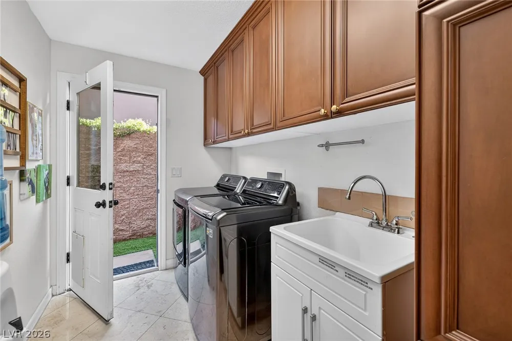 15 Benevolo Drive Henderson, NV 89011