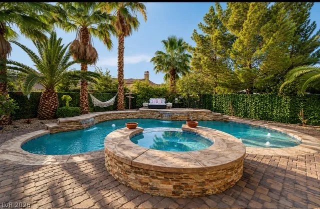 15 Benevolo Drive Henderson, NV 89011