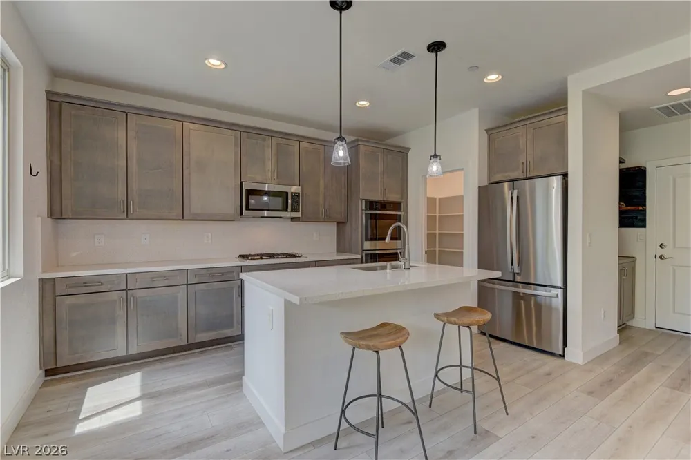 9901 Cullin Range Avenue Las Vegas, NV 89166