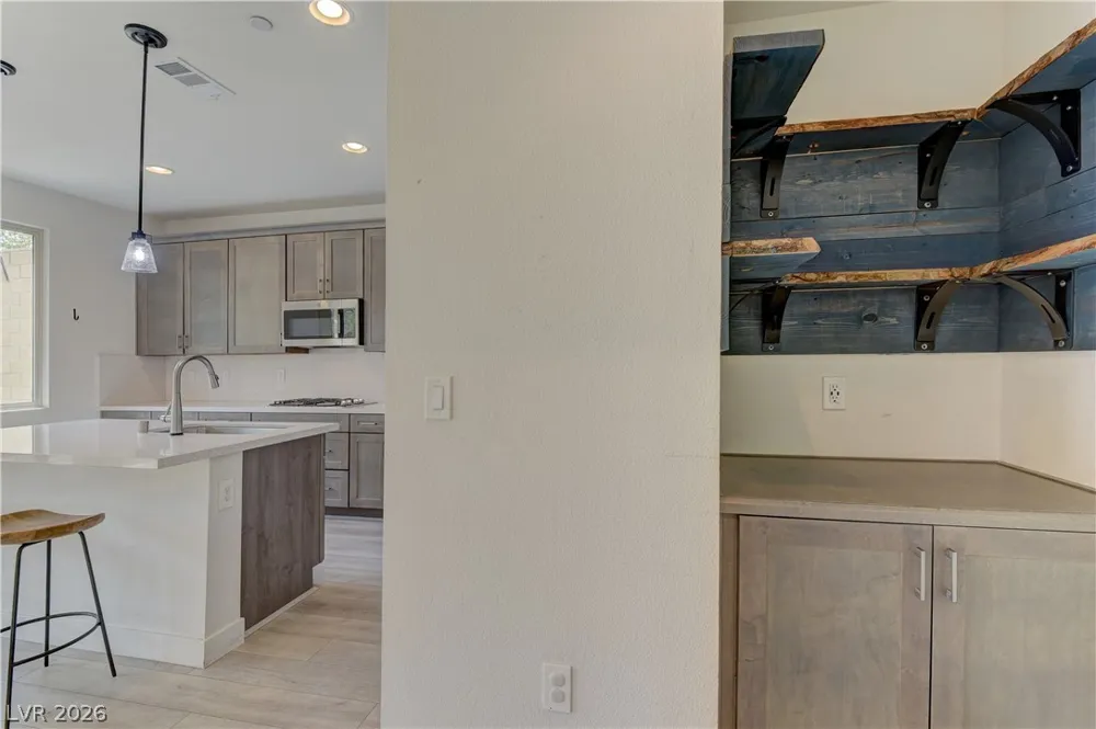 9901 Cullin Range Avenue Las Vegas, NV 89166