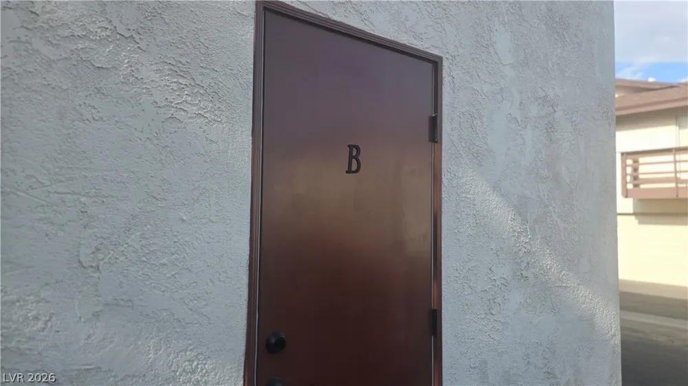 2373 Cardiff Lane #B Las Vegas, NV 89108