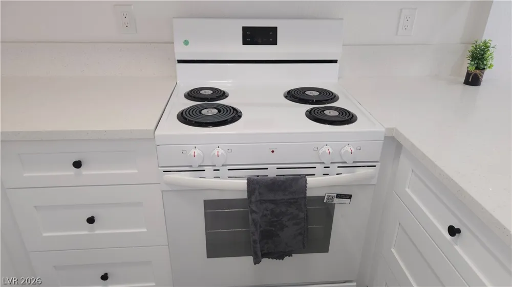 2373 Cardiff Lane #B Las Vegas, NV 89108