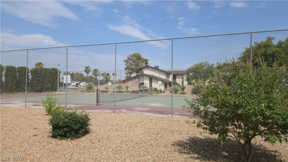 2373 Cardiff Lane #B Las Vegas, NV 89108