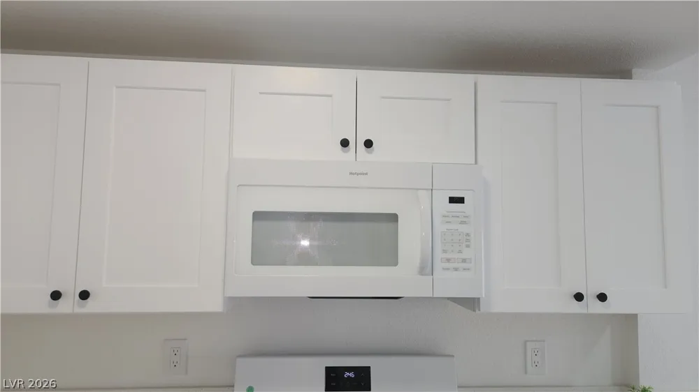 2373 Cardiff Lane #B Las Vegas, NV 89108
