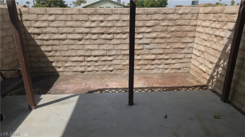 2373 Cardiff Lane #B Las Vegas, NV 89108