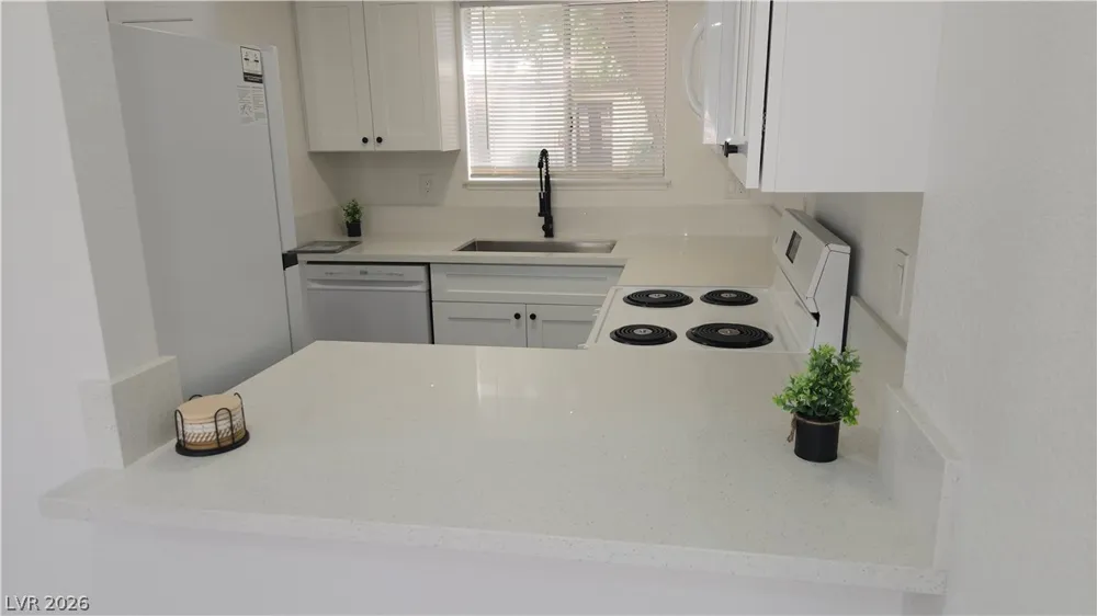 2373 Cardiff Lane #B Las Vegas, NV 89108