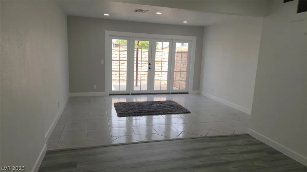 2373 Cardiff Lane #B Las Vegas, NV 89108