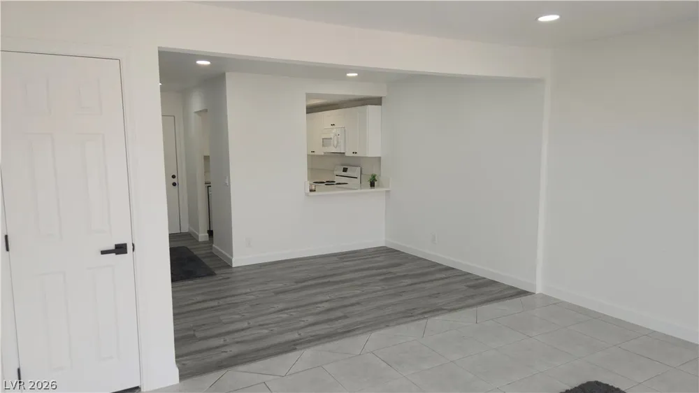 2373 Cardiff Lane #B Las Vegas, NV 89108