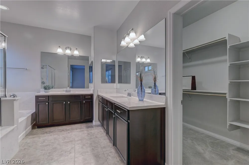 9667 Treeline Run Avenue Las Vegas, NV 89166