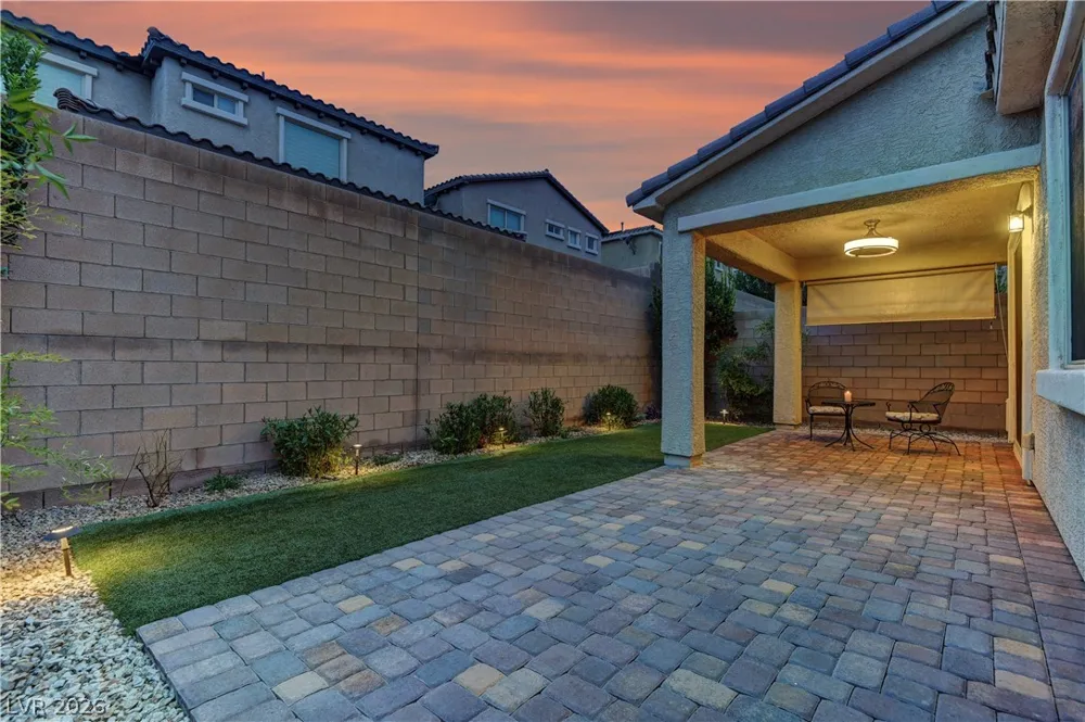 9667 Treeline Run Avenue Las Vegas, NV 89166