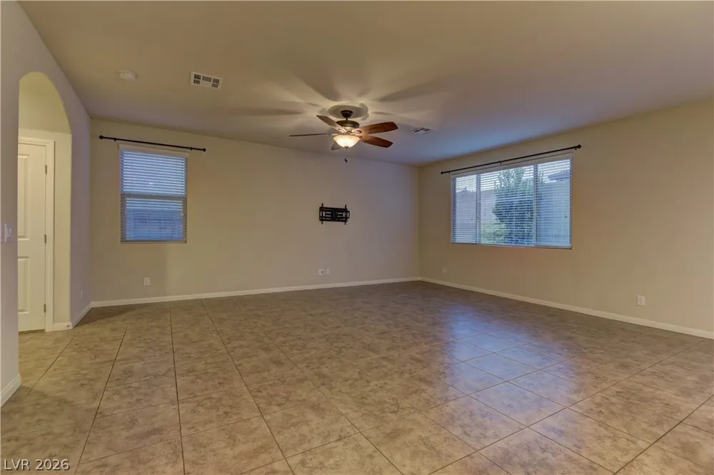 9667 Treeline Run Avenue Las Vegas, NV 89166