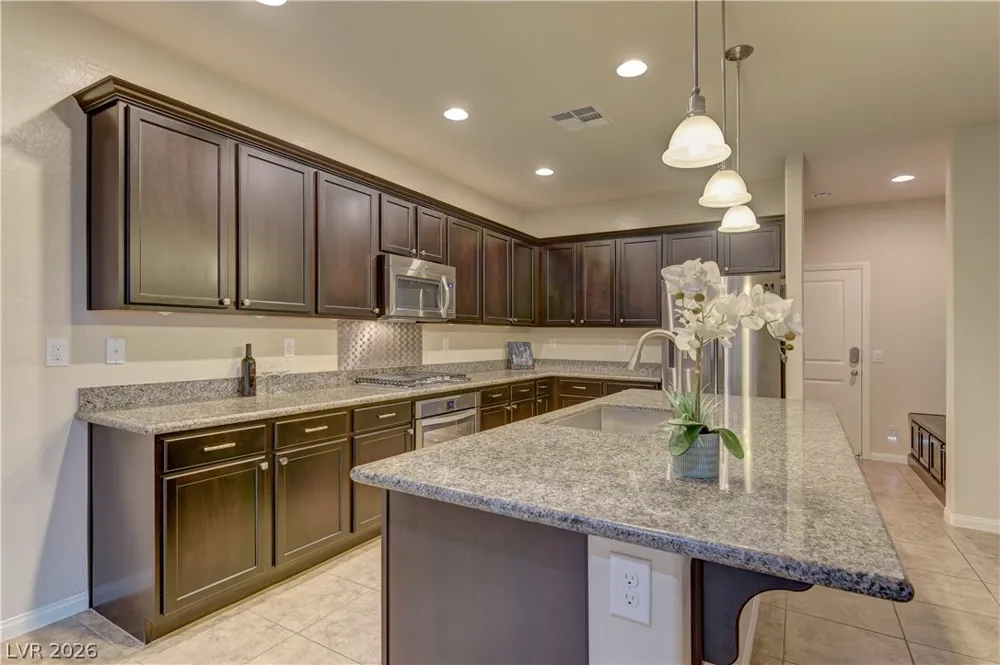 9667 Treeline Run Avenue Las Vegas, NV 89166