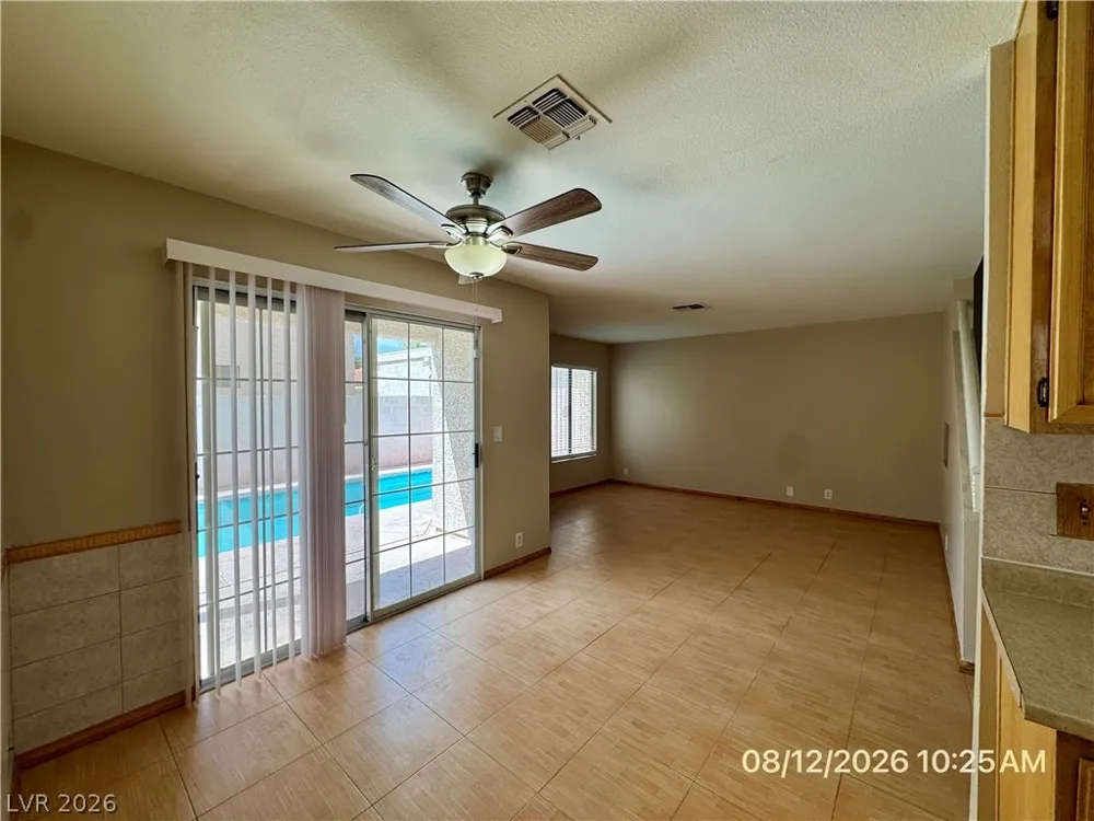 8621 Lyla Rae Circle Las Vegas, NV 89117