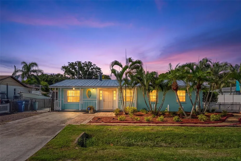 415 49TH STREET W Palmetto, FL 34221