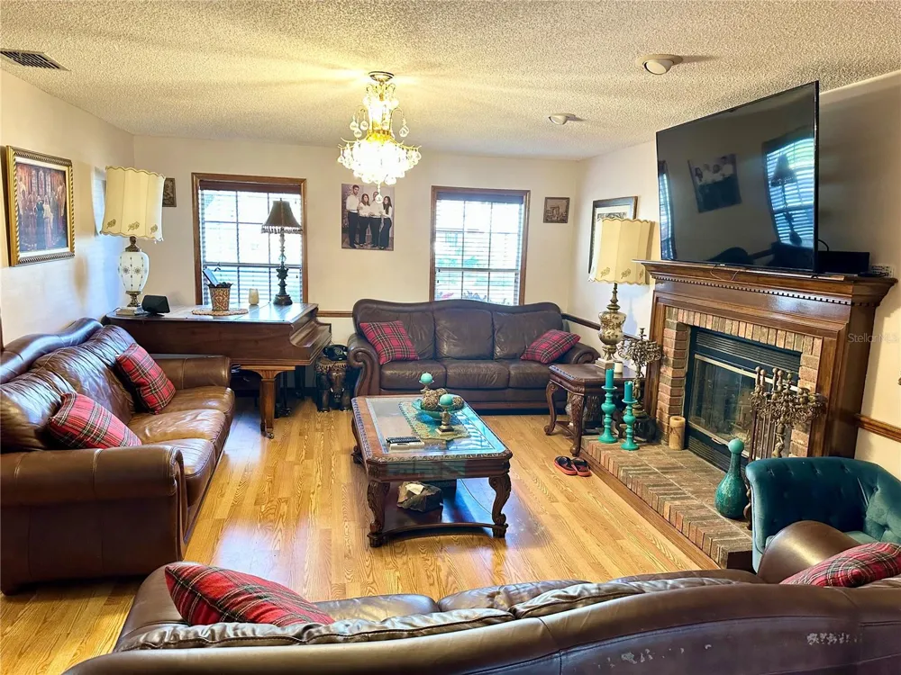 8834 WHISPERING OAKS TRAIL New Port Richey, FL 34654