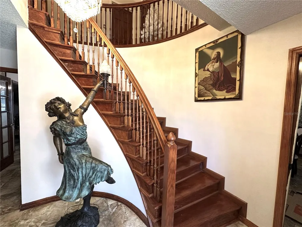8834 WHISPERING OAKS TRAIL New Port Richey, FL 34654