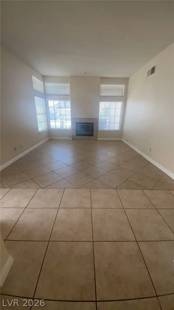 9824 Cross Creek Way Las Vegas, NV 89117