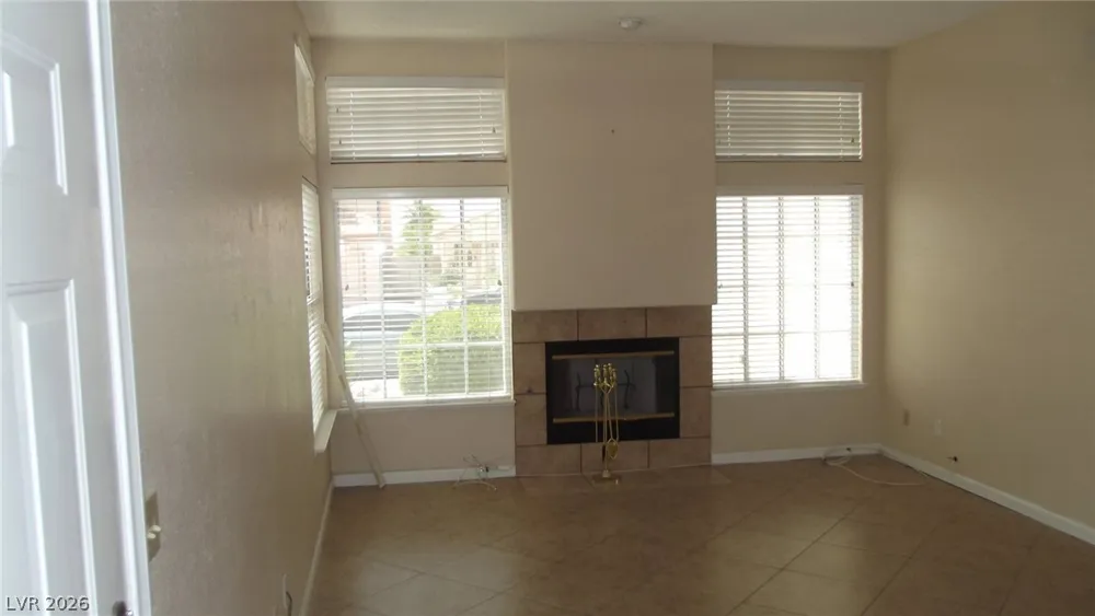 9824 Cross Creek Way Las Vegas, NV 89117