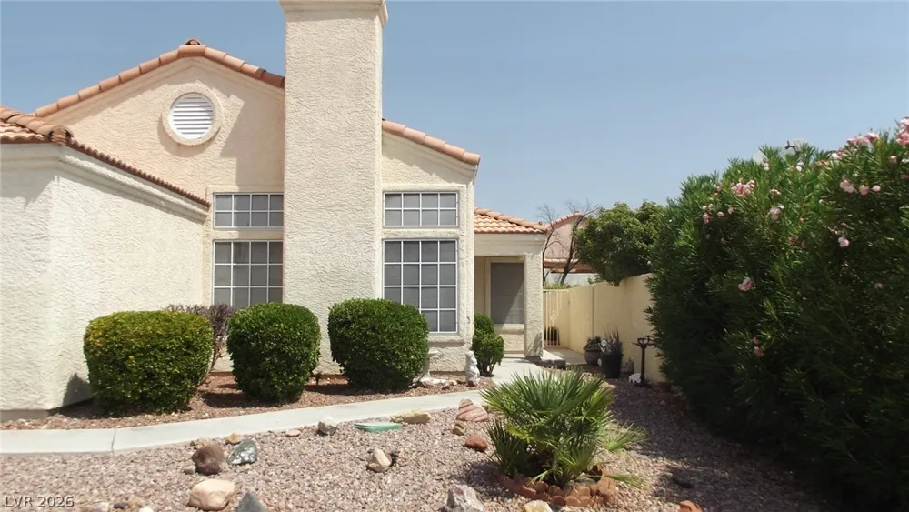 9824 Cross Creek Way Las Vegas, NV 89117